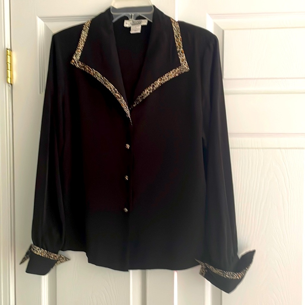 E.K. Designs buttons down shirt Size 10